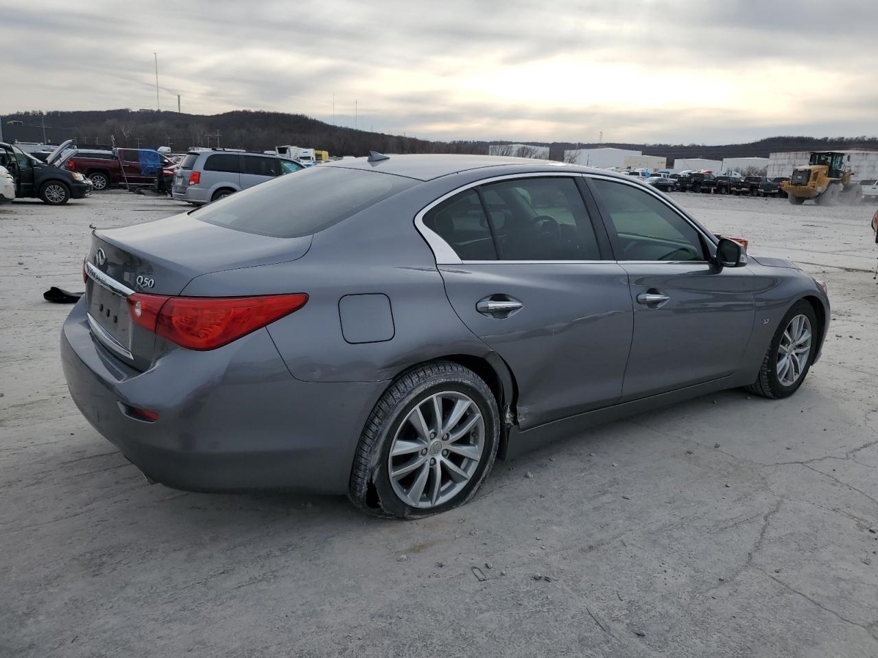 Photo 2 VIN: JN1BV7AP6FM330986 - INFINITI Q50 