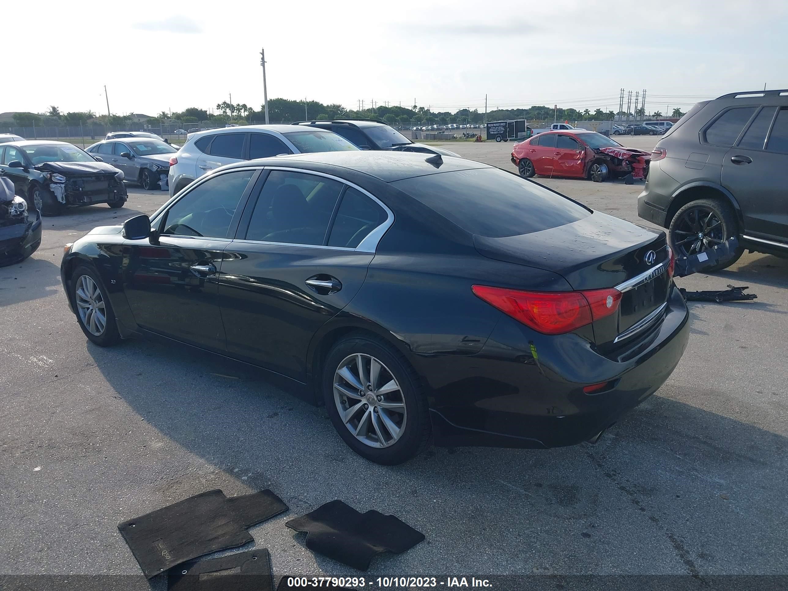 Photo 2 VIN: JN1BV7AP6FM339929 - INFINITI Q50 