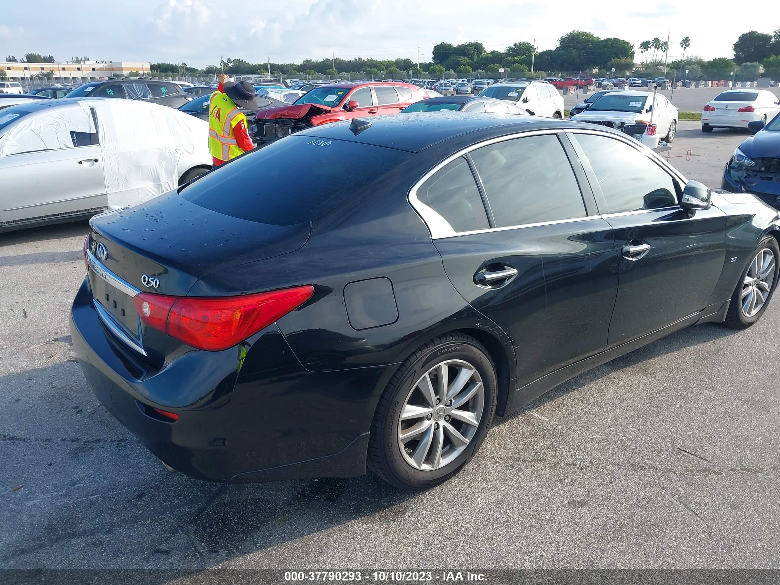 Photo 3 VIN: JN1BV7AP6FM339929 - INFINITI Q50 