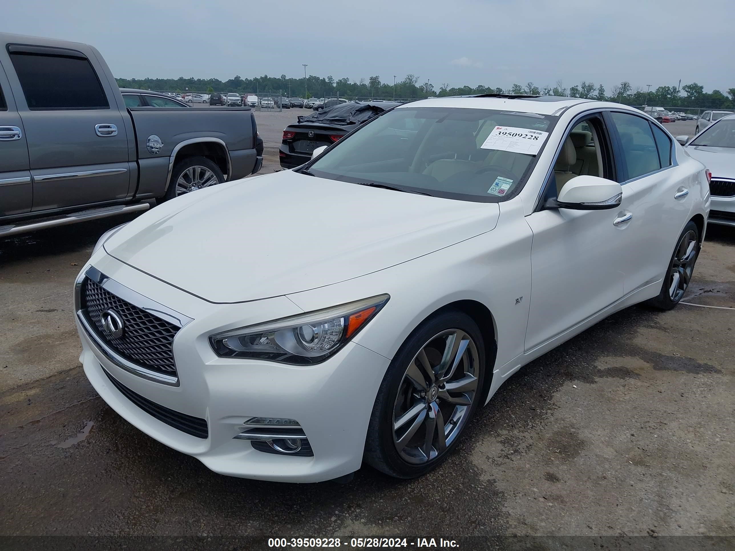 Photo 1 VIN: JN1BV7AP6FM353538 - INFINITI Q50 