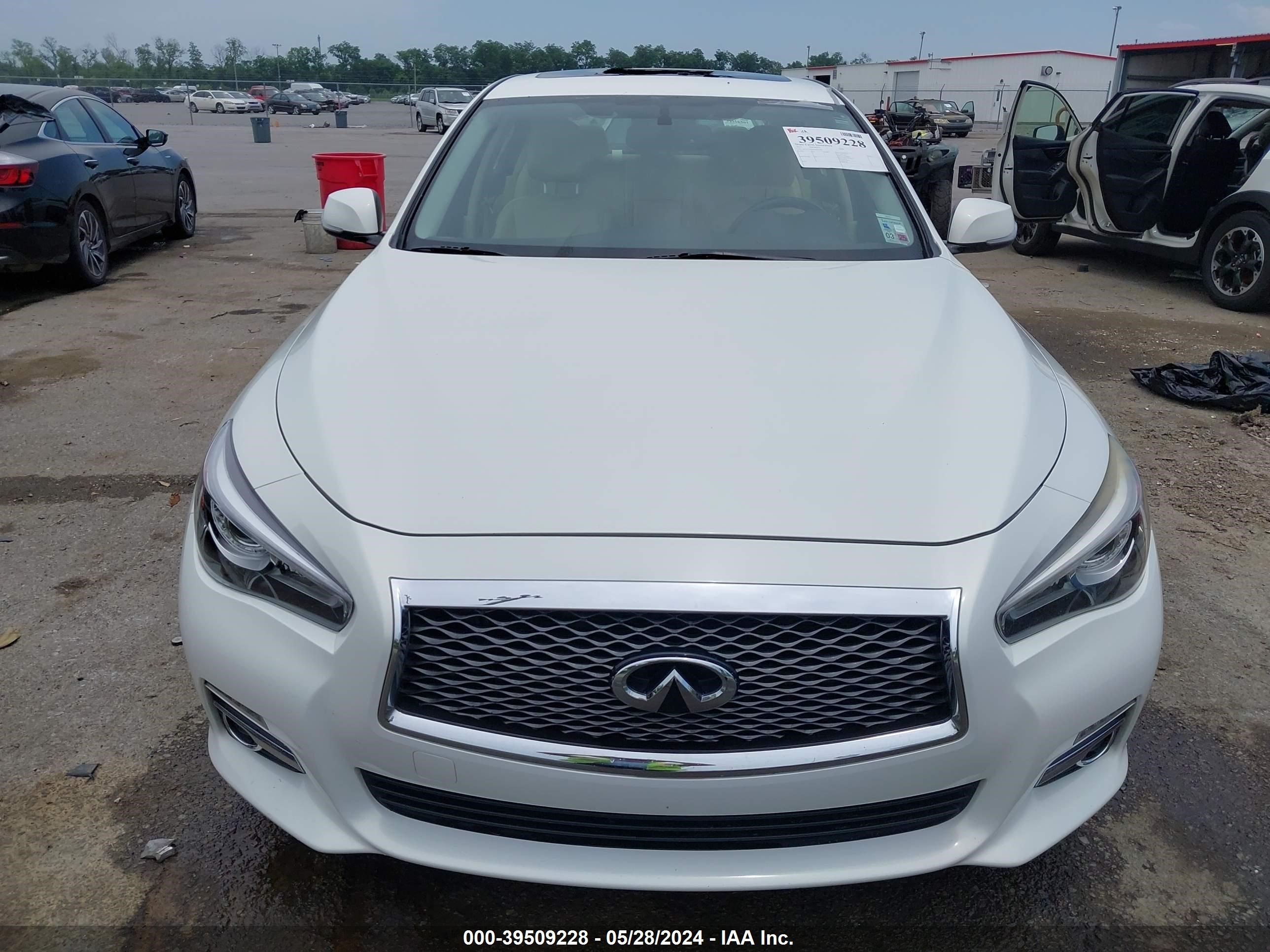 Photo 11 VIN: JN1BV7AP6FM353538 - INFINITI Q50 