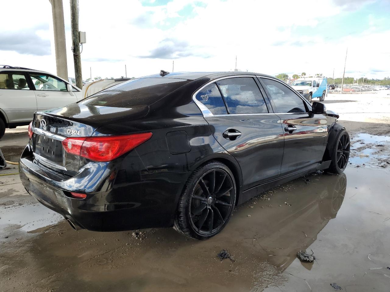 Photo 2 VIN: JN1BV7AP7FM336392 - INFINITI Q50 