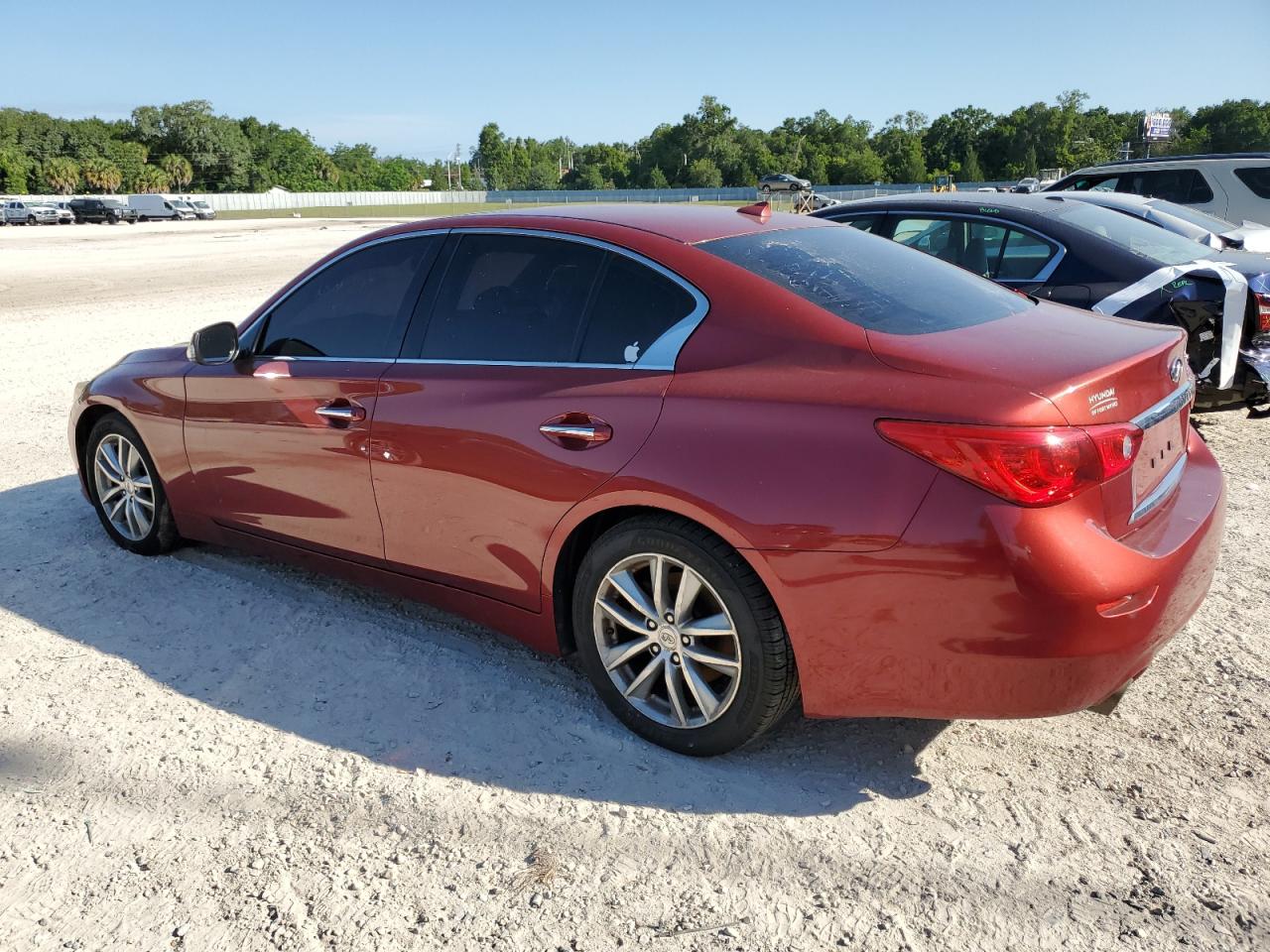 Photo 1 VIN: JN1BV7AP8FM335638 - INFINITI Q50 