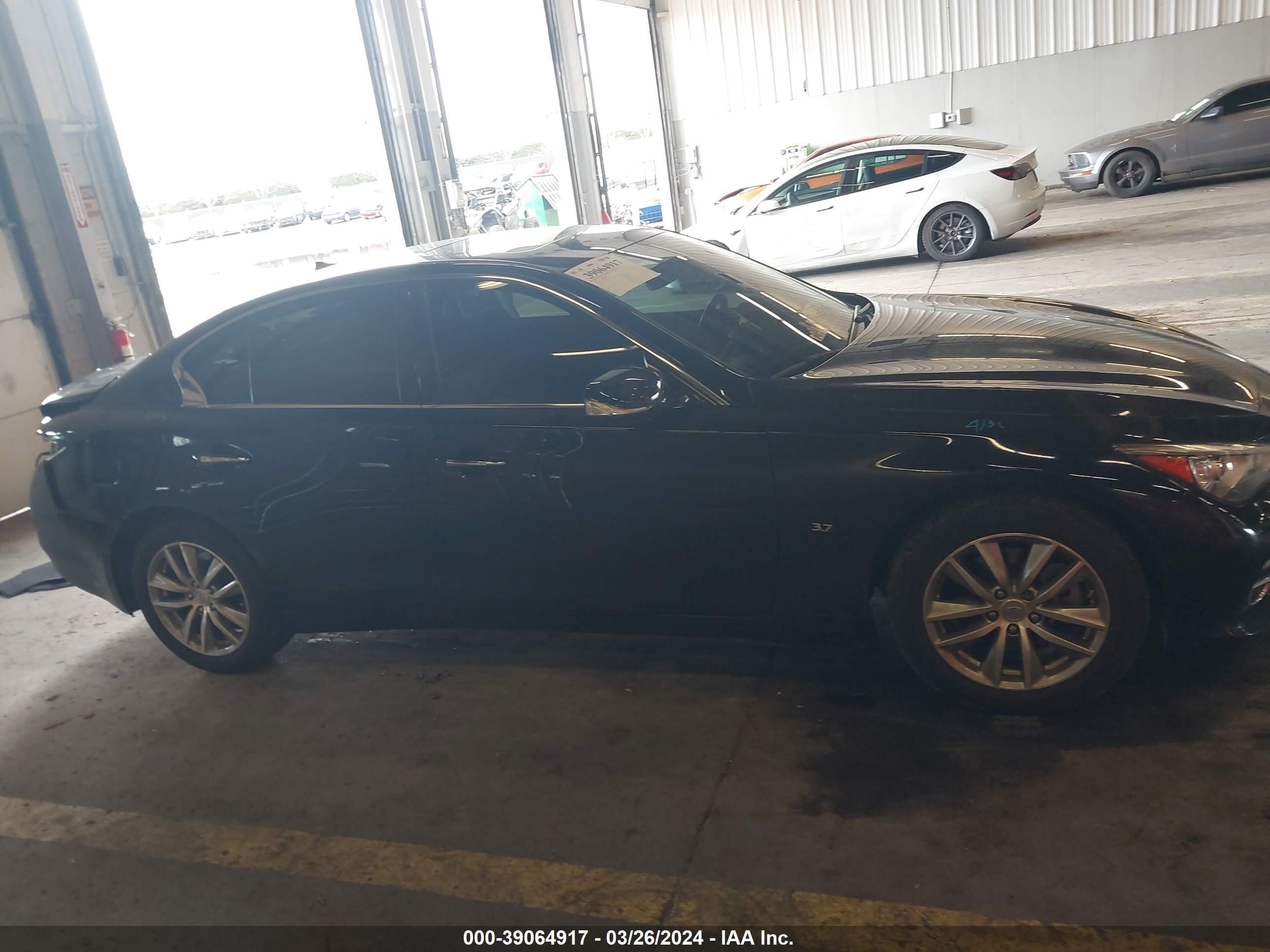 Photo 13 VIN: JN1BV7AP9FM352917 - INFINITI Q50 