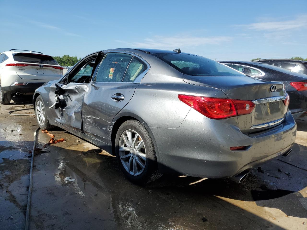 Photo 1 VIN: JN1BV7APXFM336984 - INFINITI Q50 