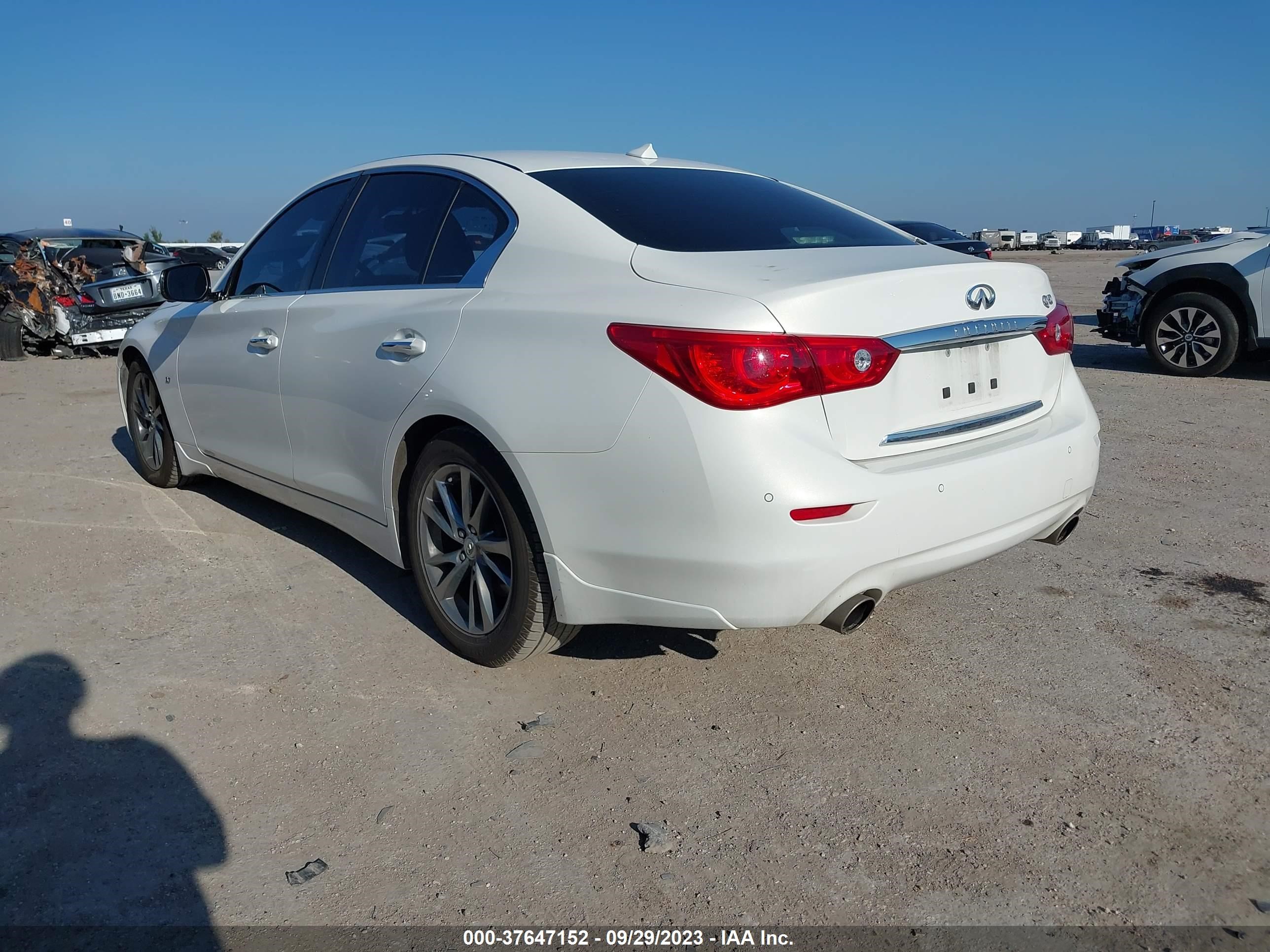 Photo 2 VIN: JN1BV7APXFM356801 - INFINITI Q50 