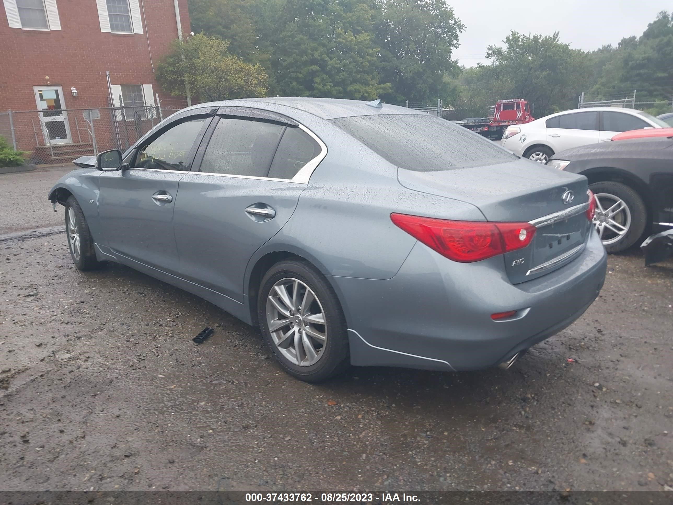 Photo 2 VIN: JN1BV7AR0FM407479 - INFINITI Q50 