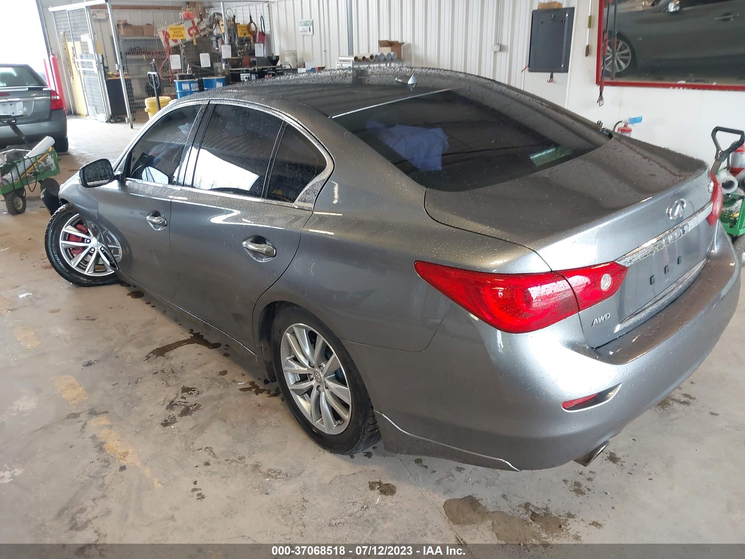 Photo 2 VIN: JN1BV7AR0FM422905 - INFINITI Q50 