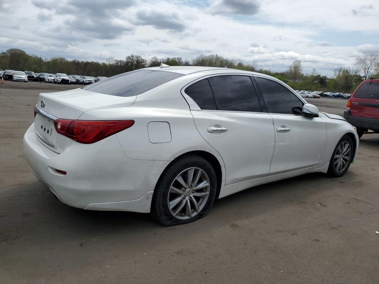 Photo 2 VIN: JN1BV7AR1FM415798 - INFINITI Q50 