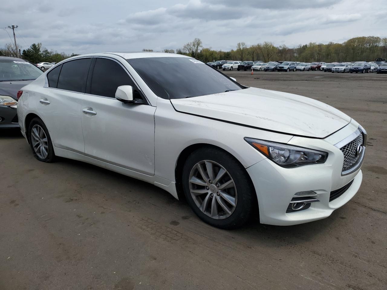 Photo 3 VIN: JN1BV7AR1FM415798 - INFINITI Q50 