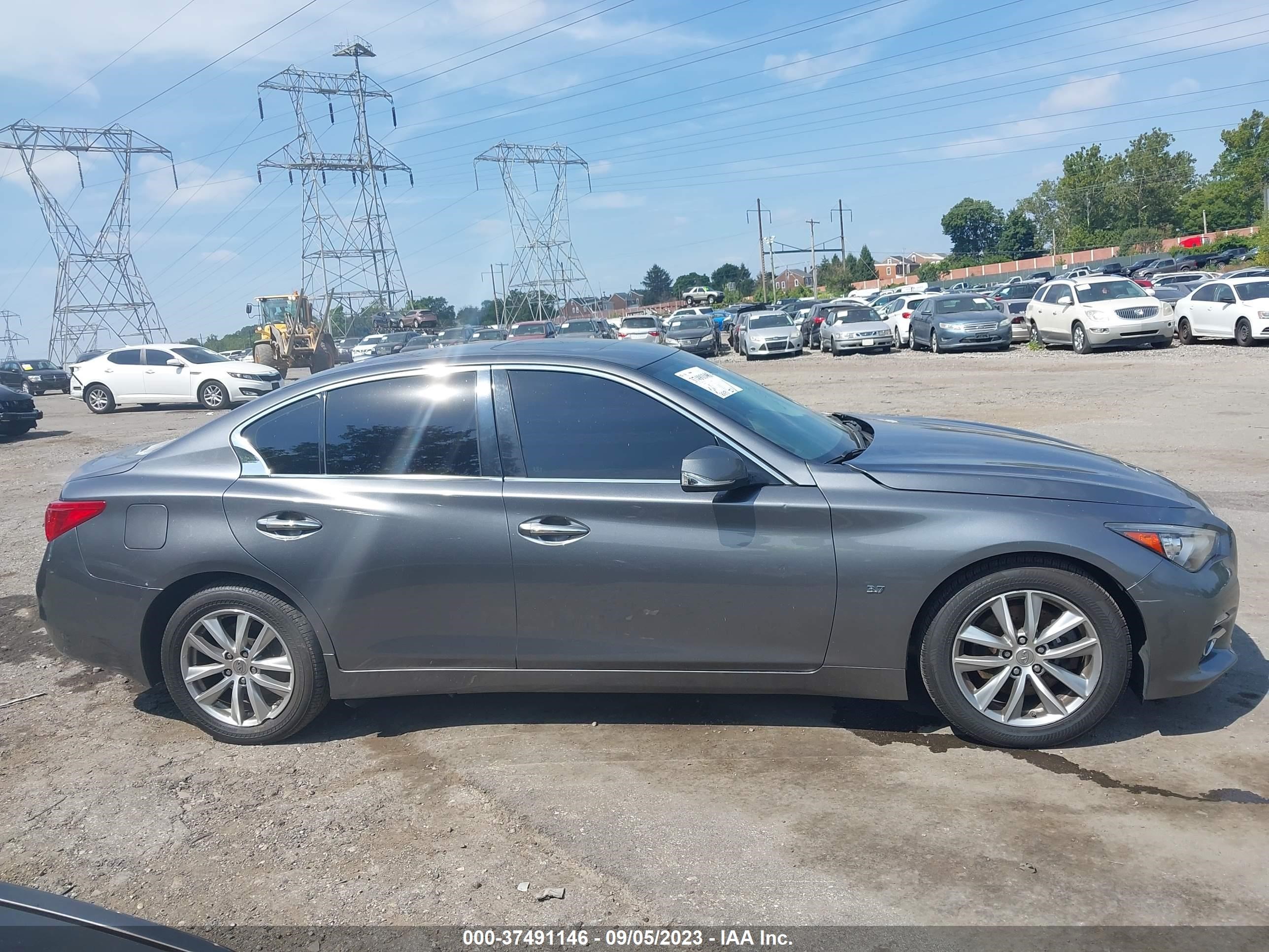 Photo 12 VIN: JN1BV7AR1FM423948 - INFINITI Q50 