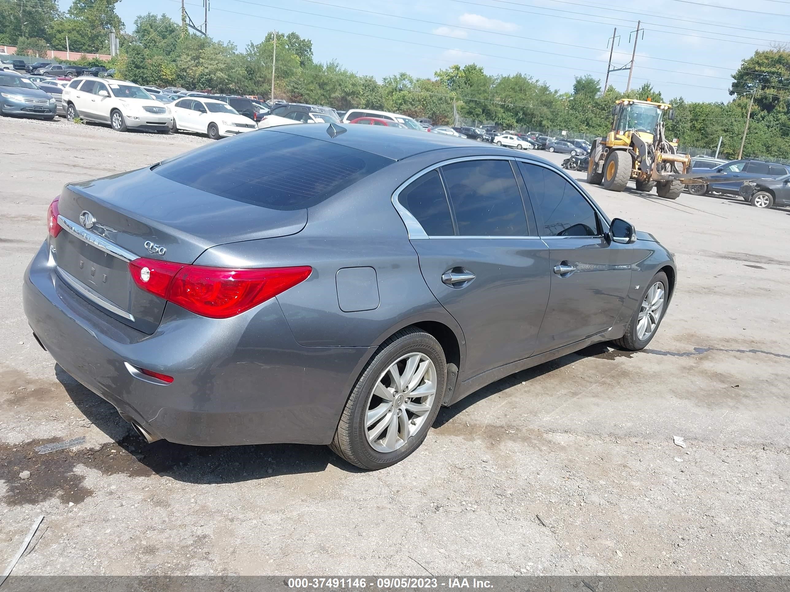 Photo 3 VIN: JN1BV7AR1FM423948 - INFINITI Q50 