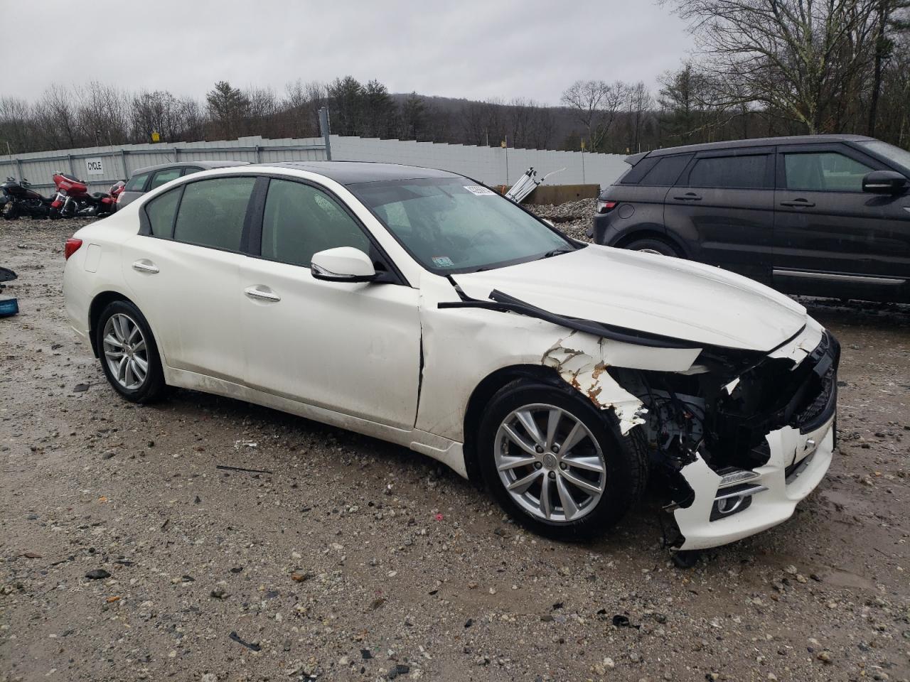 Photo 3 VIN: JN1BV7AR4FM409137 - INFINITI Q50 