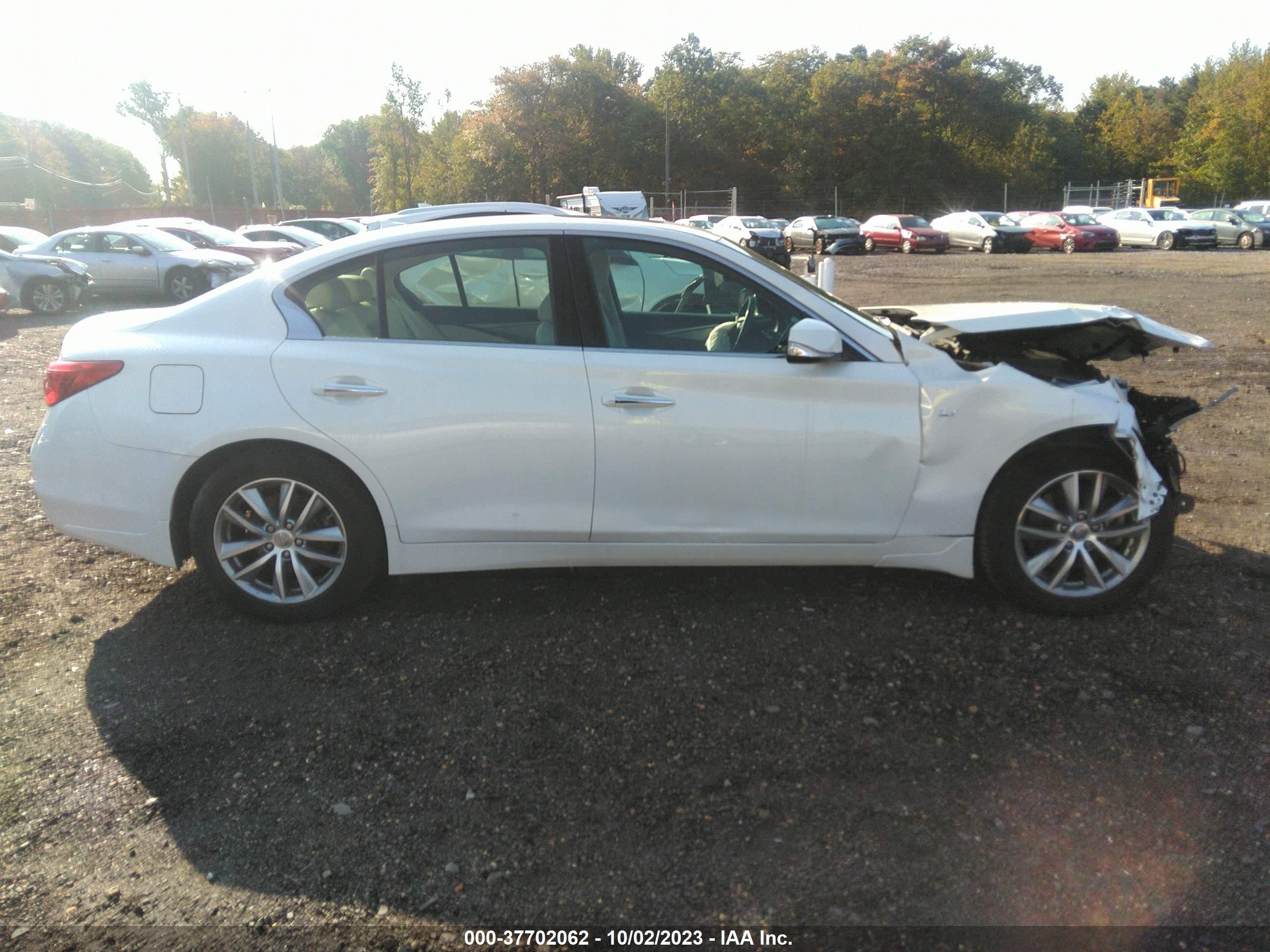 Photo 12 VIN: JN1BV7AR4FM409476 - INFINITI Q50 