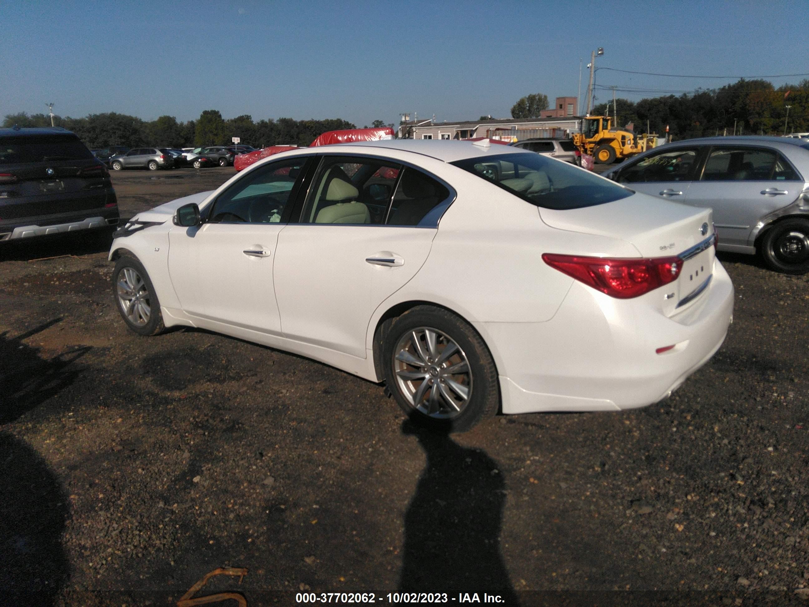 Photo 2 VIN: JN1BV7AR4FM409476 - INFINITI Q50 