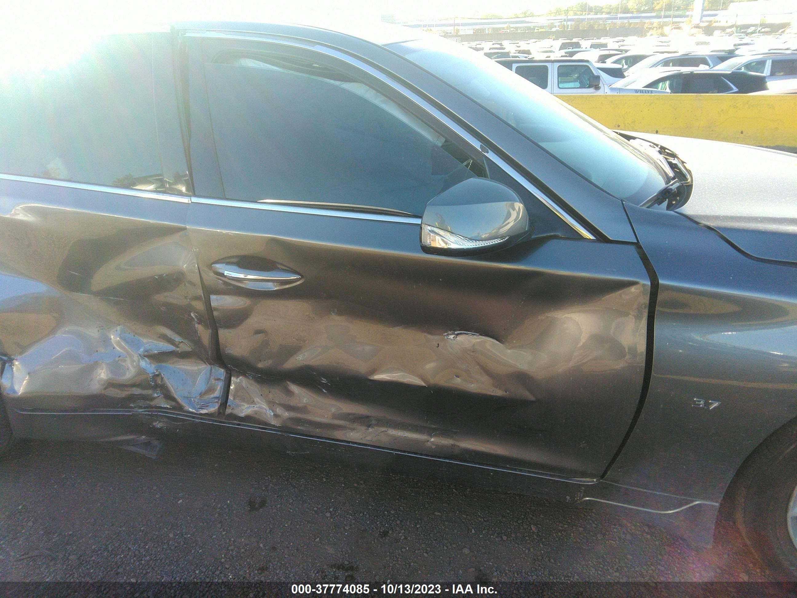 Photo 4 VIN: JN1BV7AR5FM390808 - INFINITI Q50 