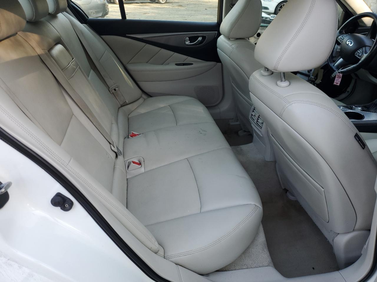 Photo 9 VIN: JN1BV7AR8FM390124 - INFINITI Q50 