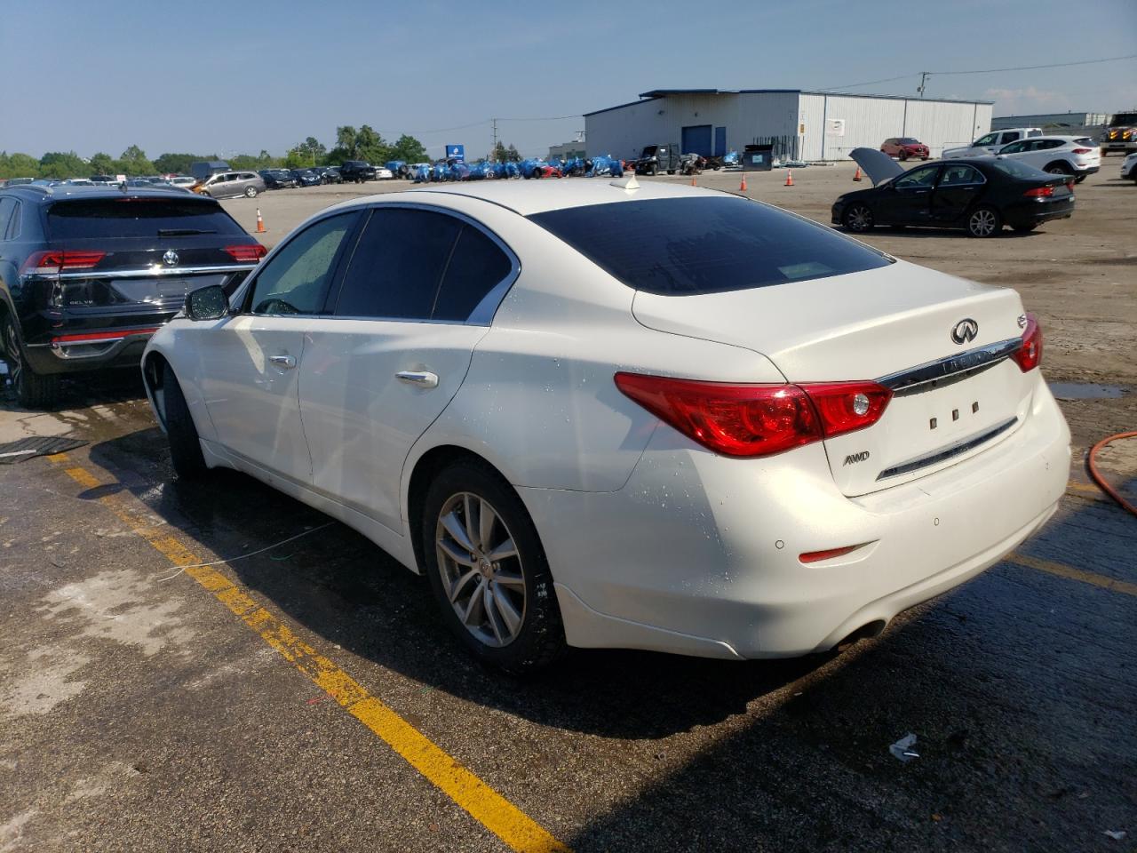 Photo 1 VIN: JN1BV7AR8FM410582 - INFINITI Q50 