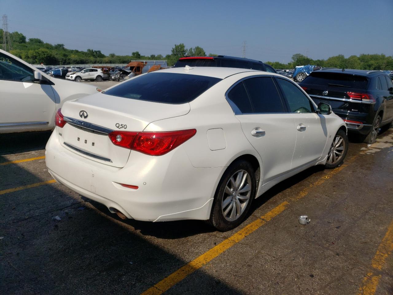 Photo 2 VIN: JN1BV7AR8FM410582 - INFINITI Q50 