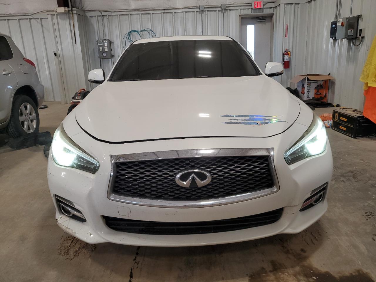 Photo 4 VIN: JN1BV7AR9FM406945 - INFINITI Q50 