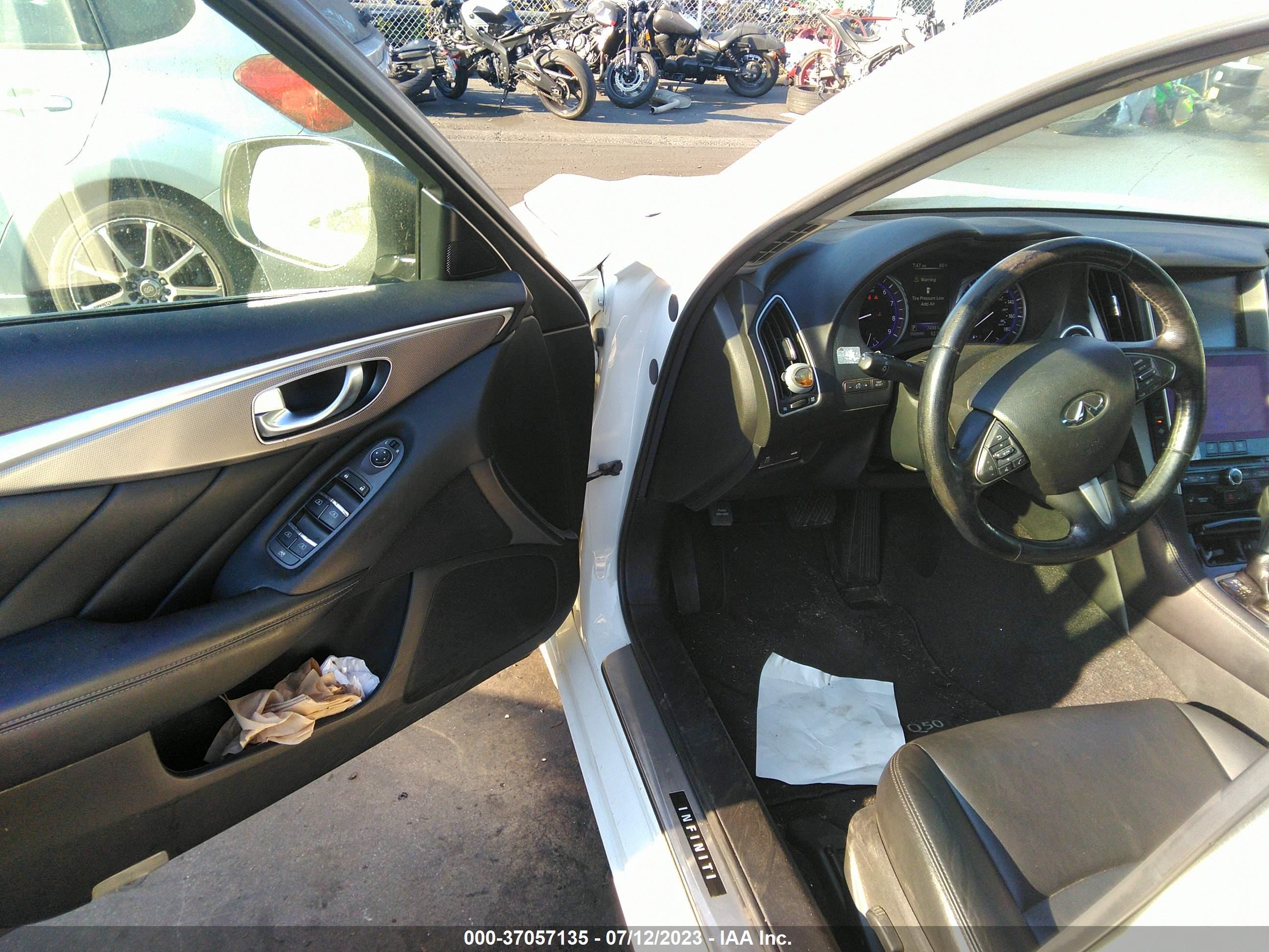 Photo 4 VIN: JN1BV7AR9FM415418 - INFINITI Q50 