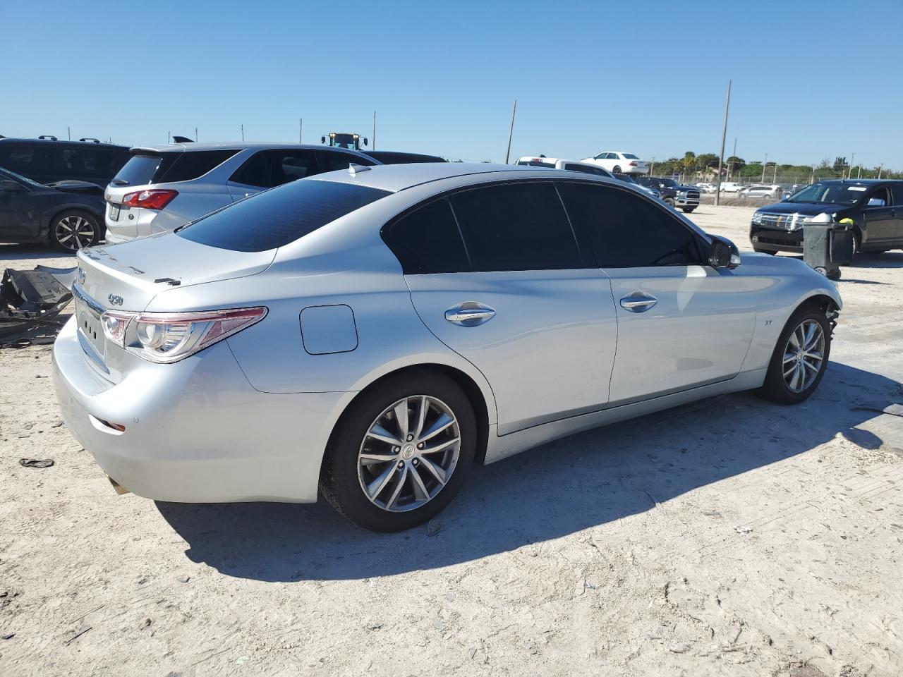 Photo 2 VIN: JN1BV7ARXFM394255 - INFINITI Q50 