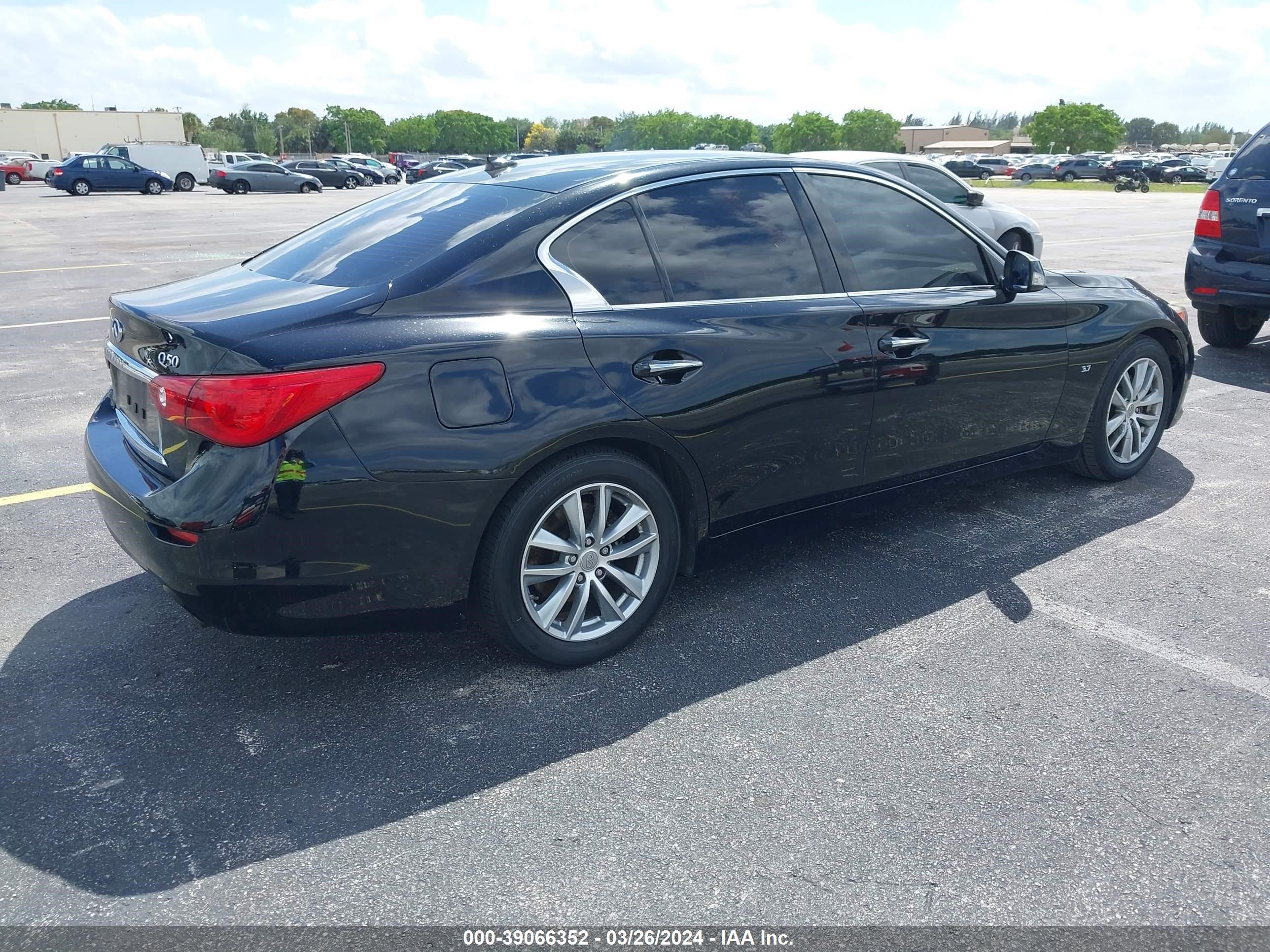 Photo 3 VIN: JN1BV7ARXFM399259 - INFINITI Q50 