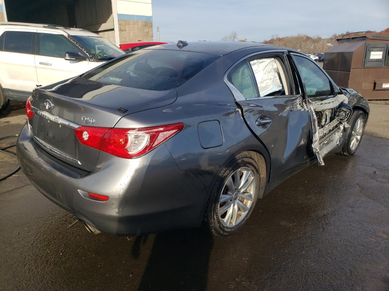 Photo 2 VIN: JN1BV7ARXFM416853 - INFINITI Q50 