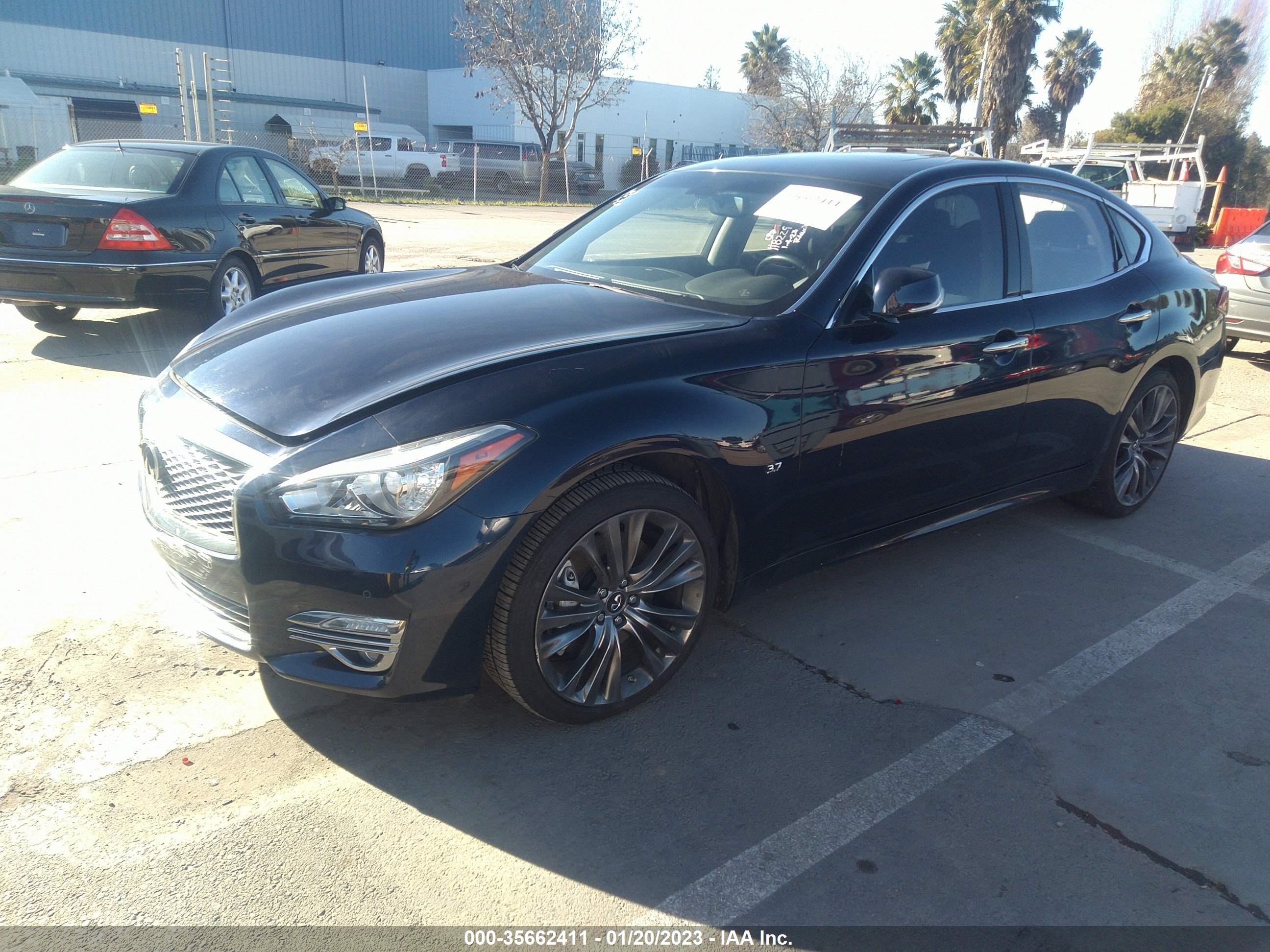 Photo 1 VIN: JN1BY1AP0HM740125 - INFINITI Q70 