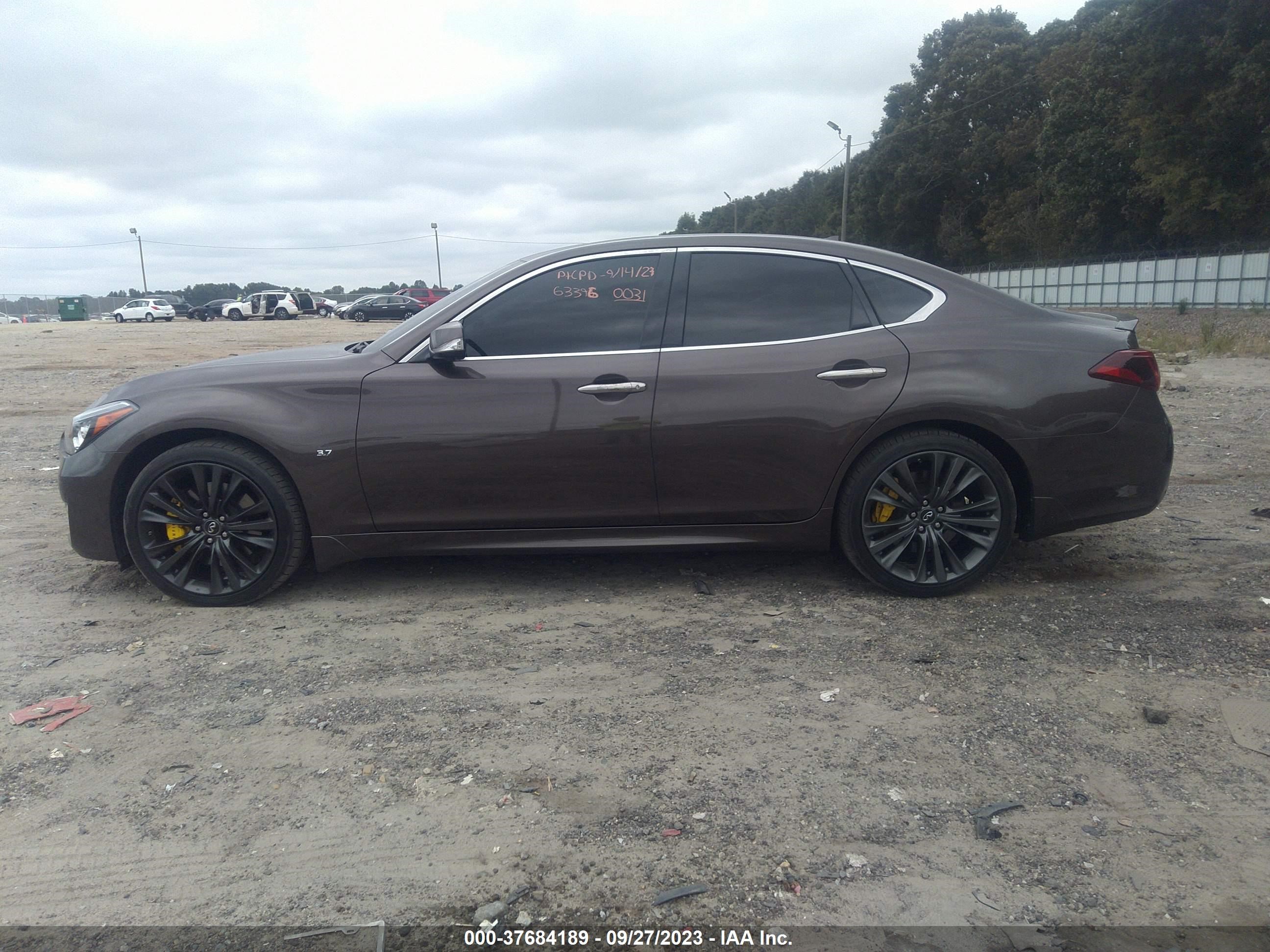 Photo 13 VIN: JN1BY1AP1GM220031 - INFINITI Q70 