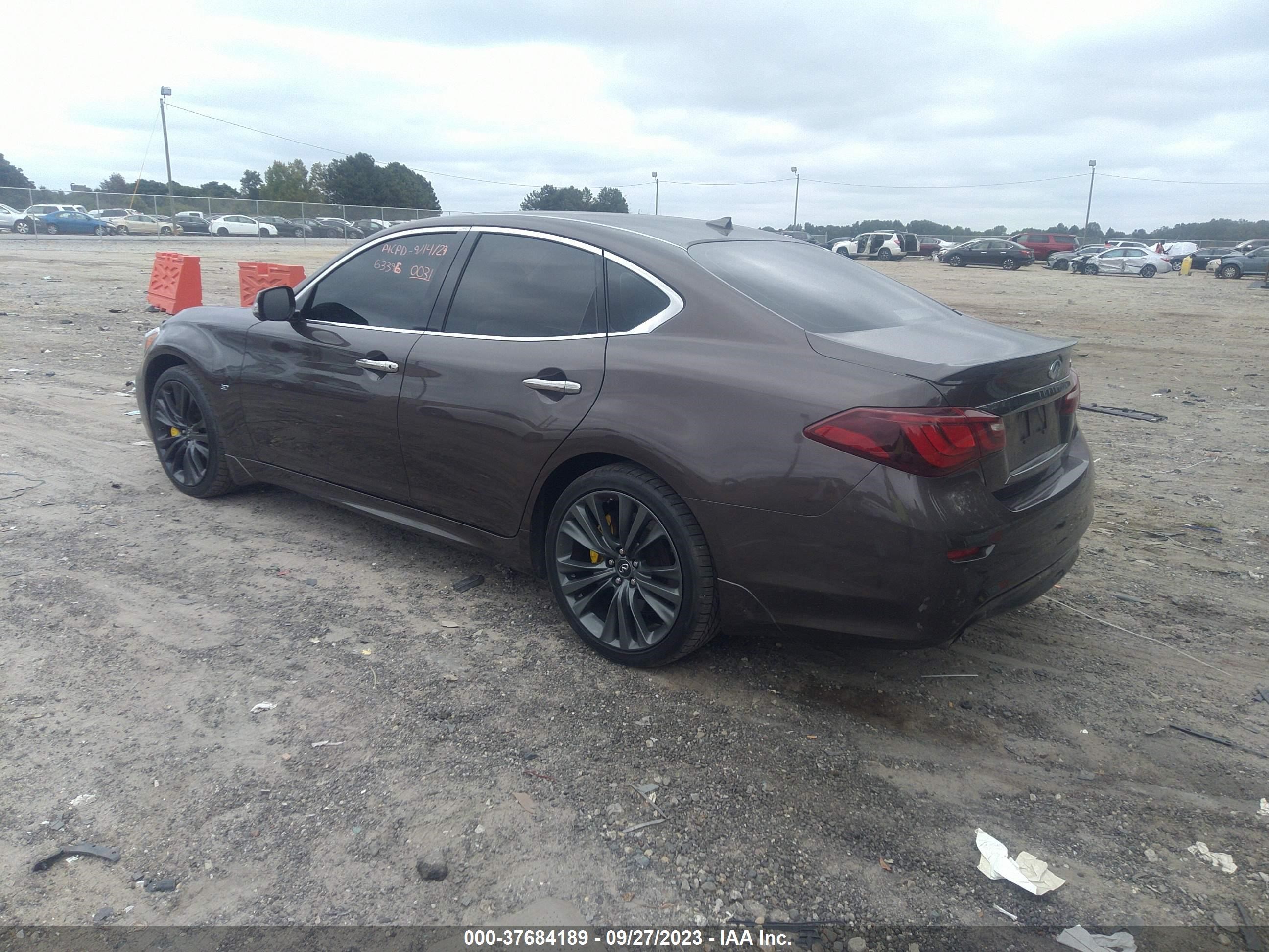 Photo 2 VIN: JN1BY1AP1GM220031 - INFINITI Q70 