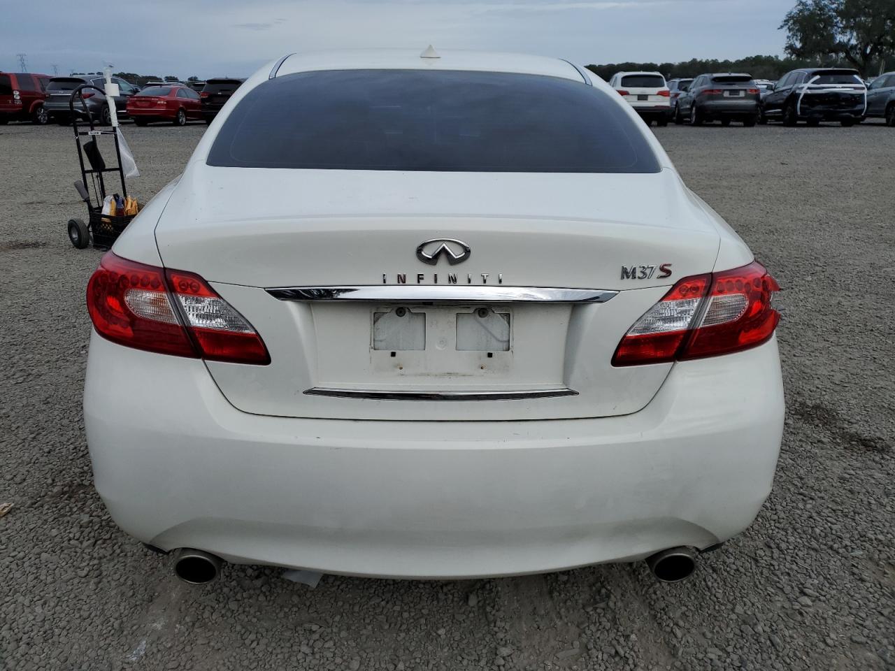 Photo 5 VIN: JN1BY1AP6CM334813 - INFINITI M 