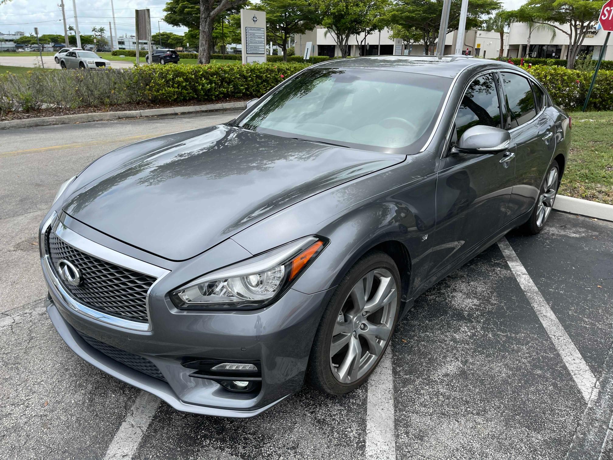 Photo 1 VIN: JN1BY1AP6HM741537 - INFINITI Q70 