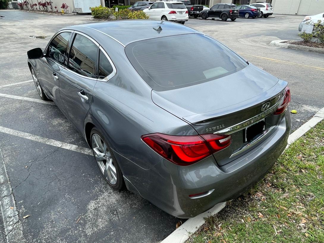 Photo 2 VIN: JN1BY1AP6HM741537 - INFINITI Q70 