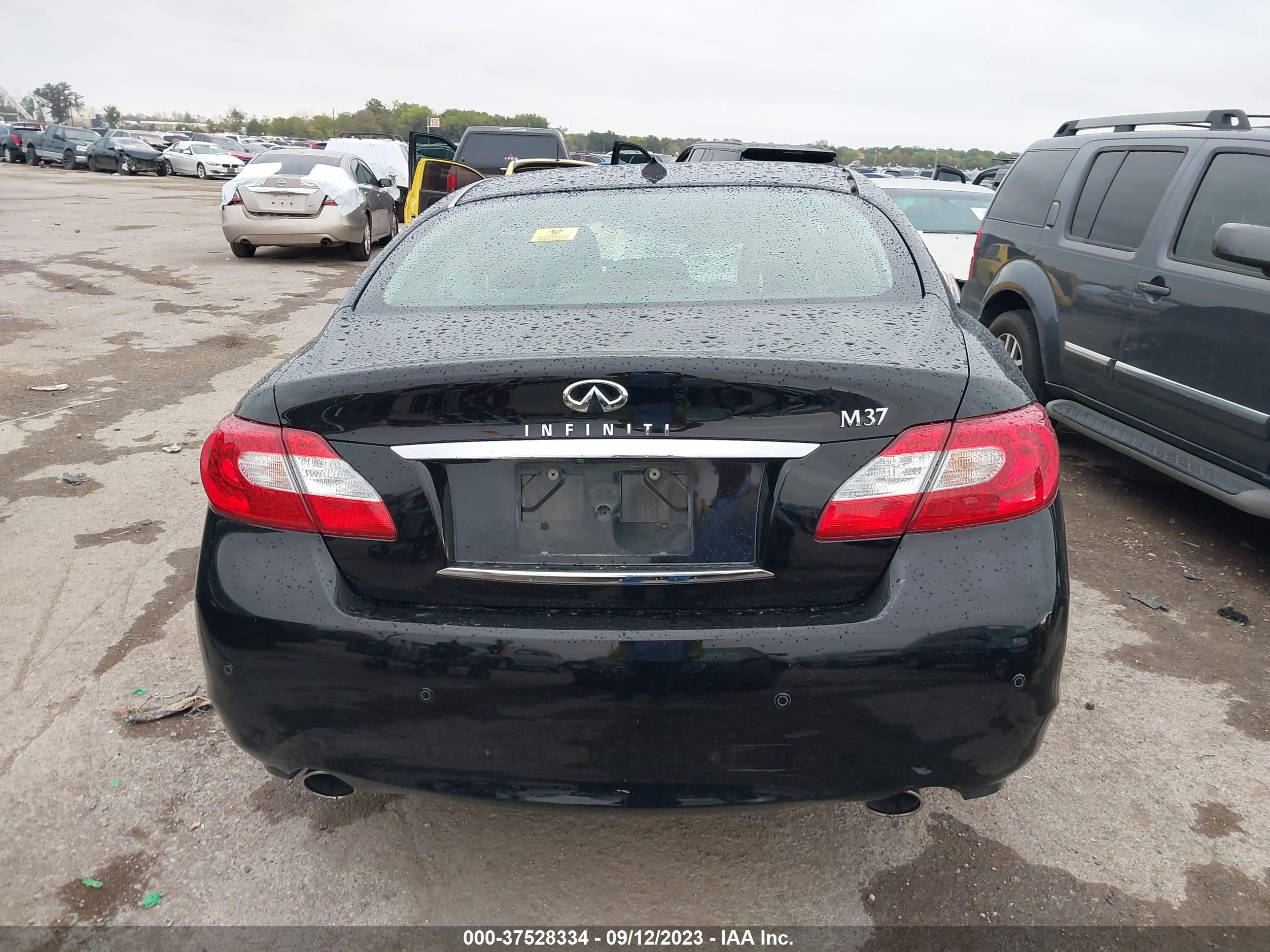 Photo 15 VIN: JN1BY1AP8DM514232 - INFINITI M 