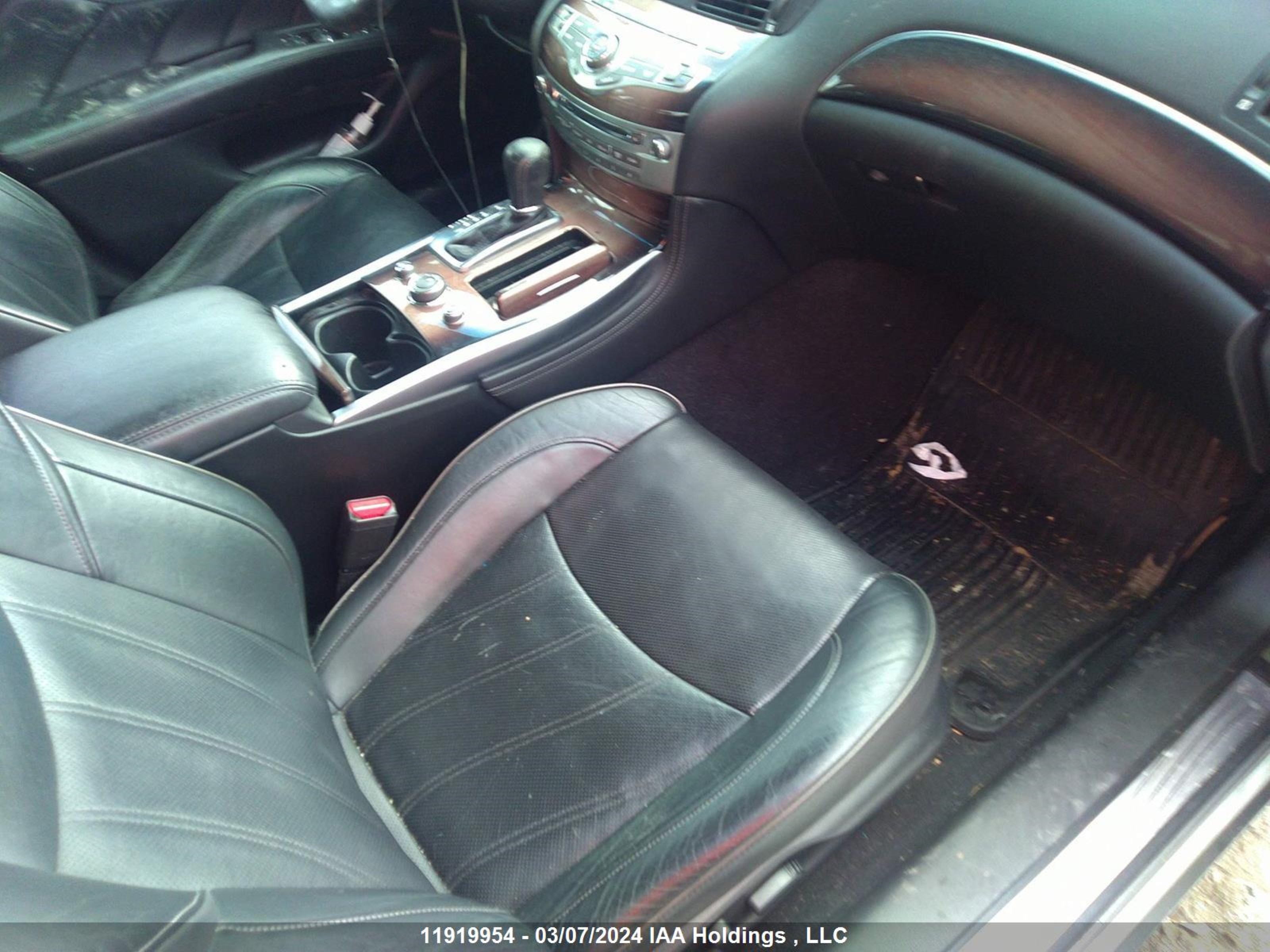 Photo 4 VIN: JN1BY1AR1DM600046 - INFINITI M 