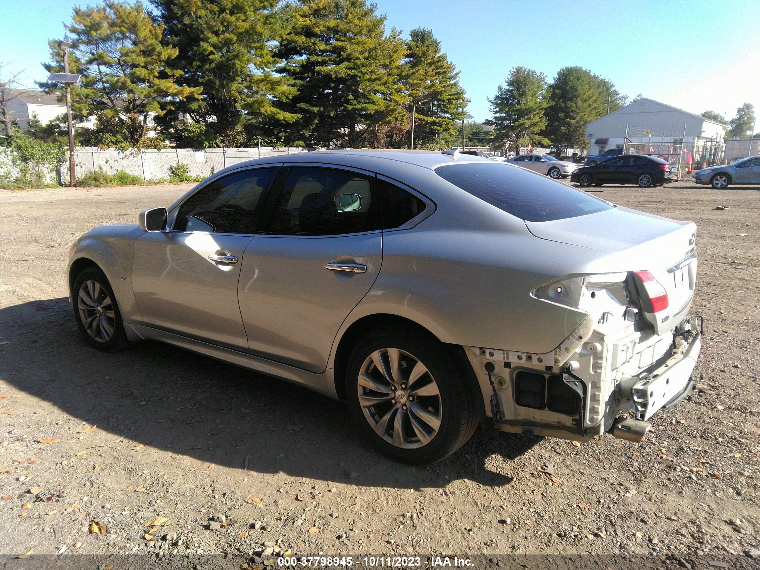 Photo 2 VIN: JN1BY1AR1EM320550 - INFINITI Q70 