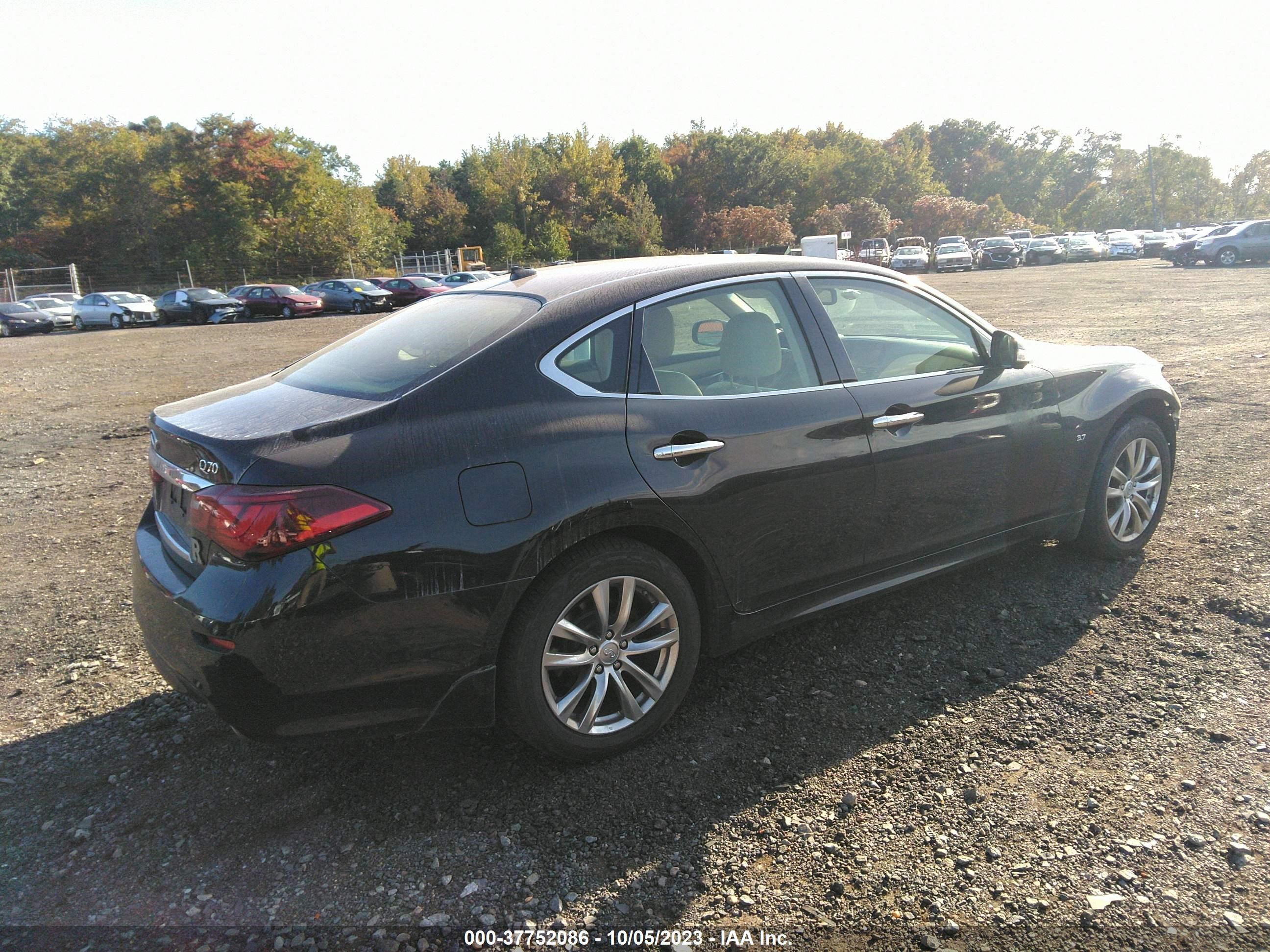 Photo 3 VIN: JN1BY1AR3FM562483 - INFINITI Q70 