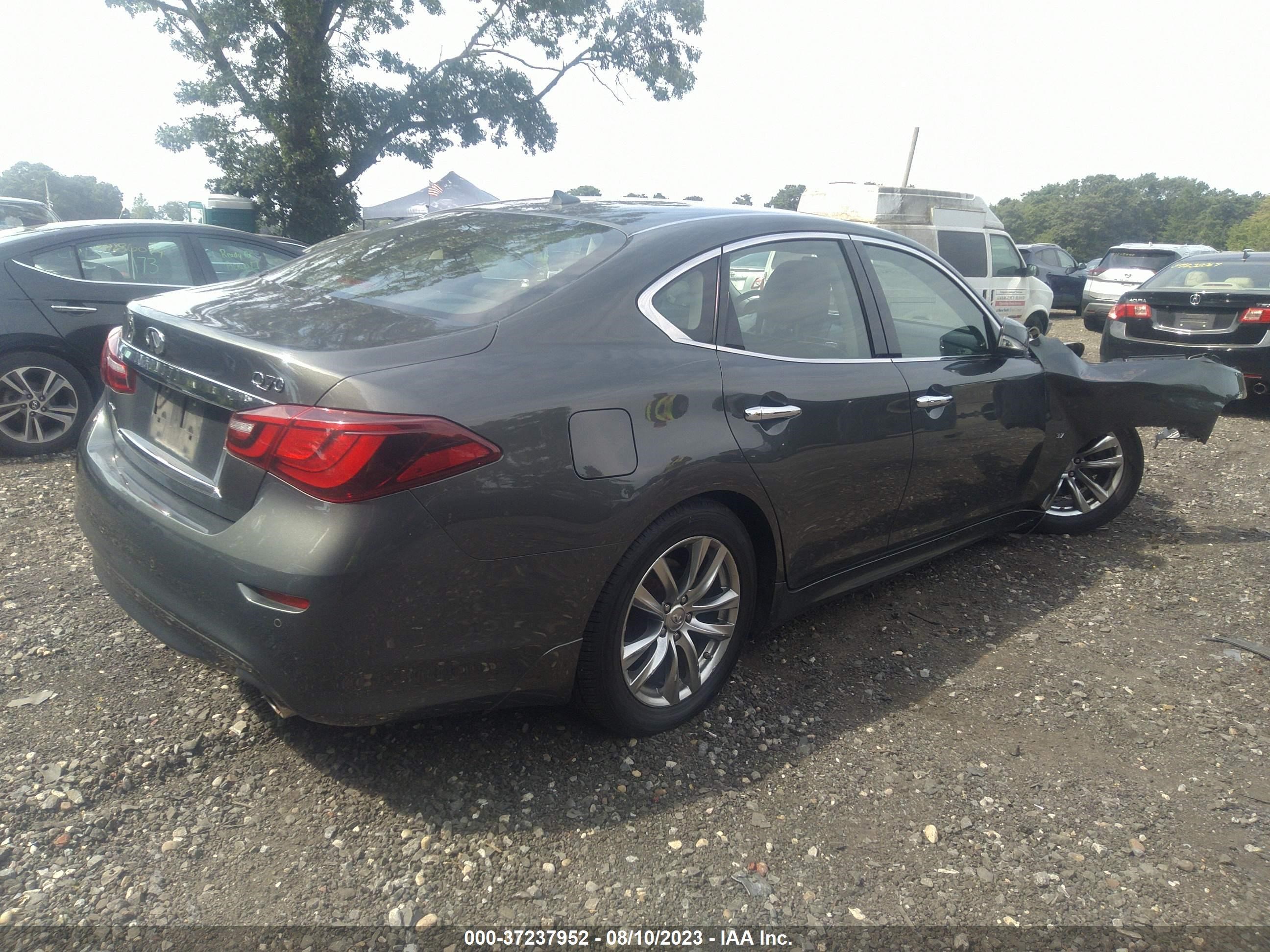 Photo 3 VIN: JN1BY1AR4FM561102 - INFINITI Q70 