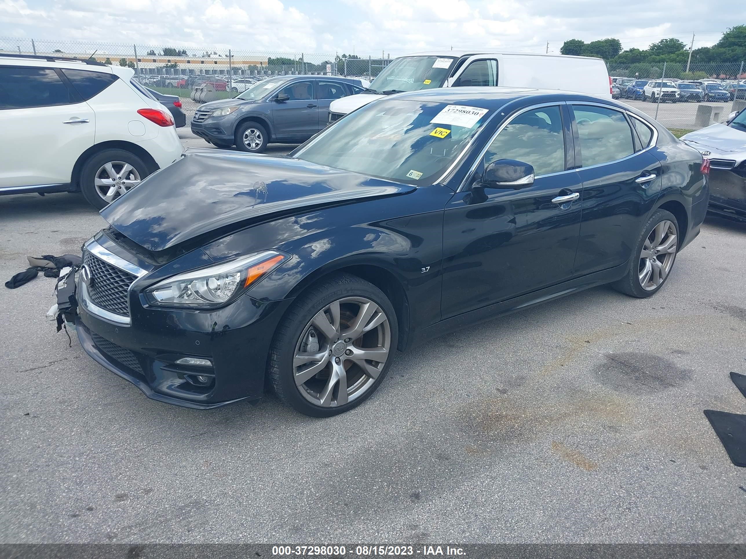 Photo 1 VIN: JN1BY1AR4FM562332 - INFINITI Q70 