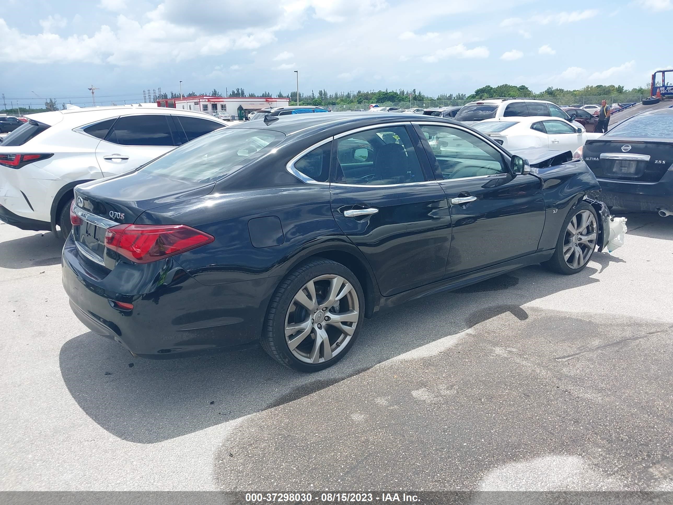 Photo 3 VIN: JN1BY1AR4FM562332 - INFINITI Q70 