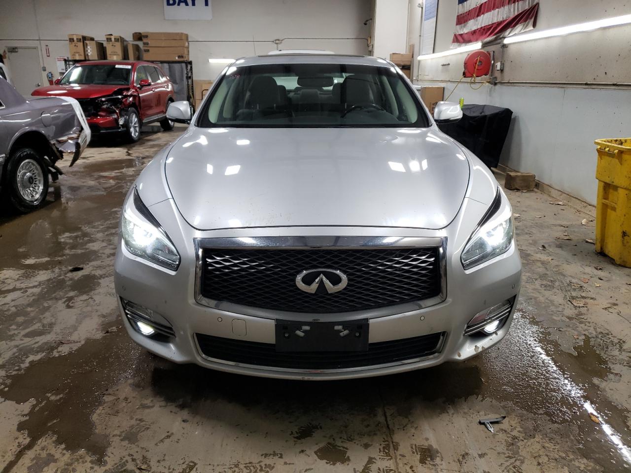 Photo 4 VIN: JN1BY1AR7KM585890 - INFINITI Q70 