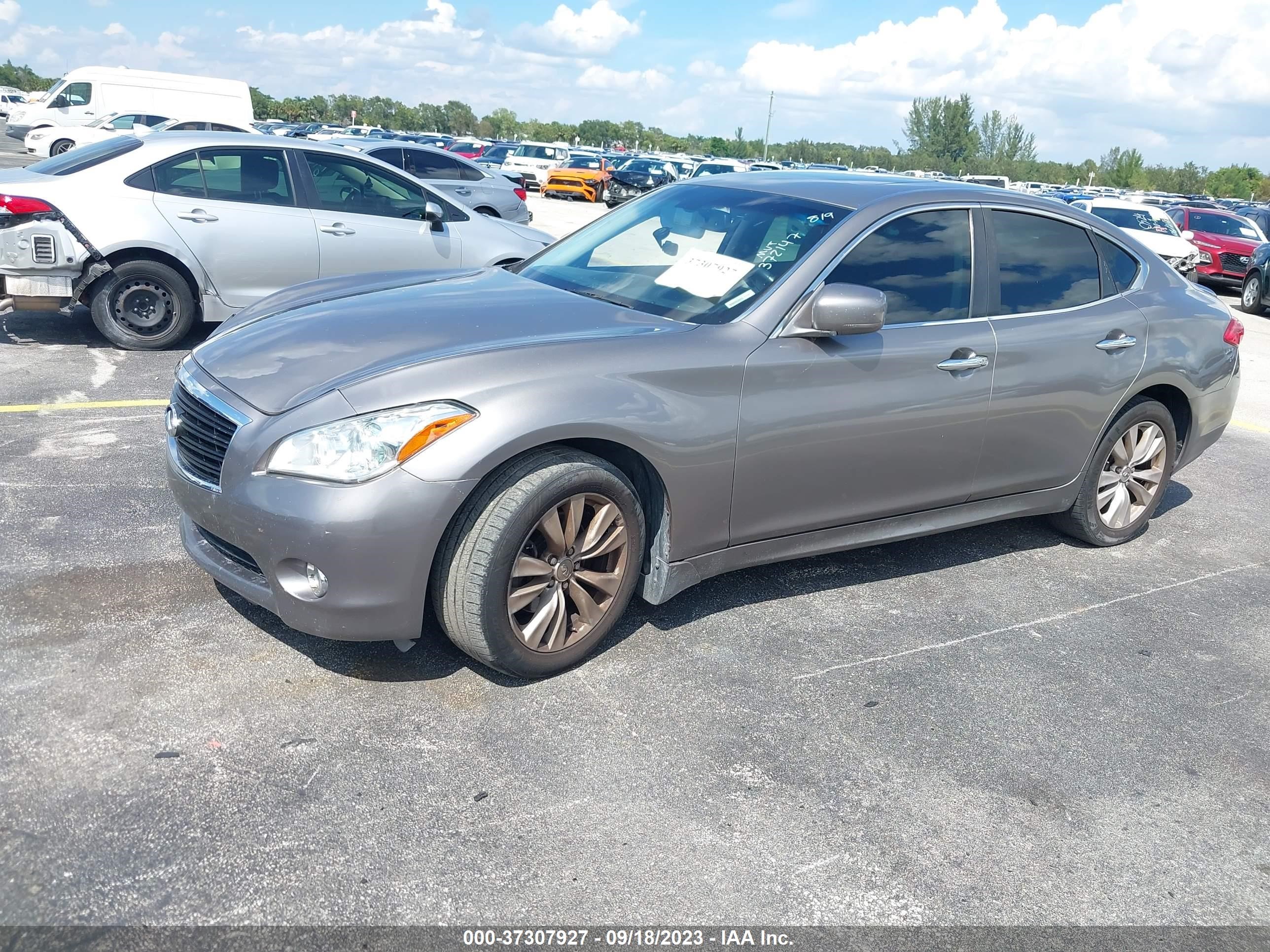 Photo 1 VIN: JN1BY1AR9BM372147 - INFINITI M 