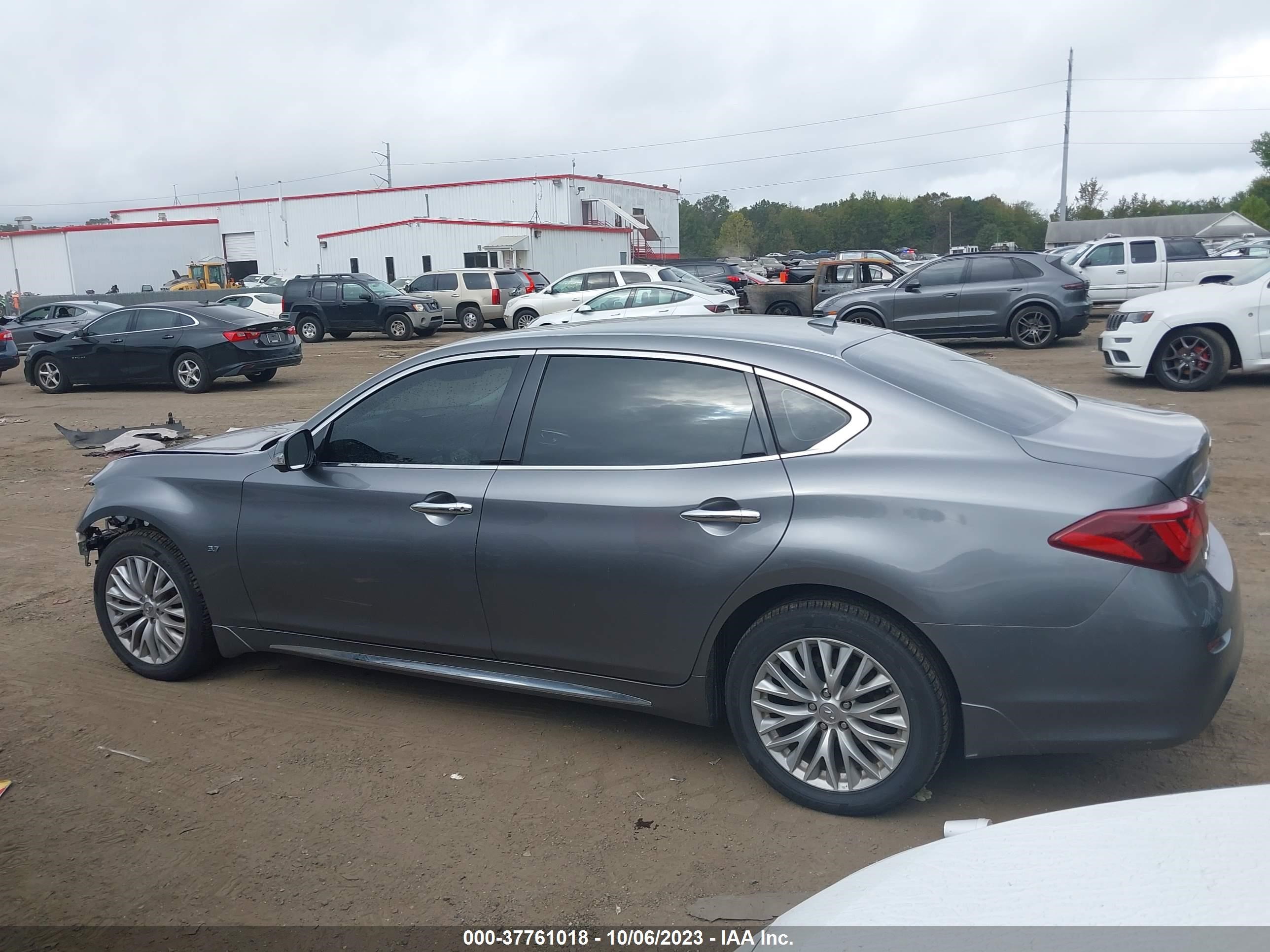 Photo 13 VIN: JN1BY1PR1FM830308 - INFINITI Q70 