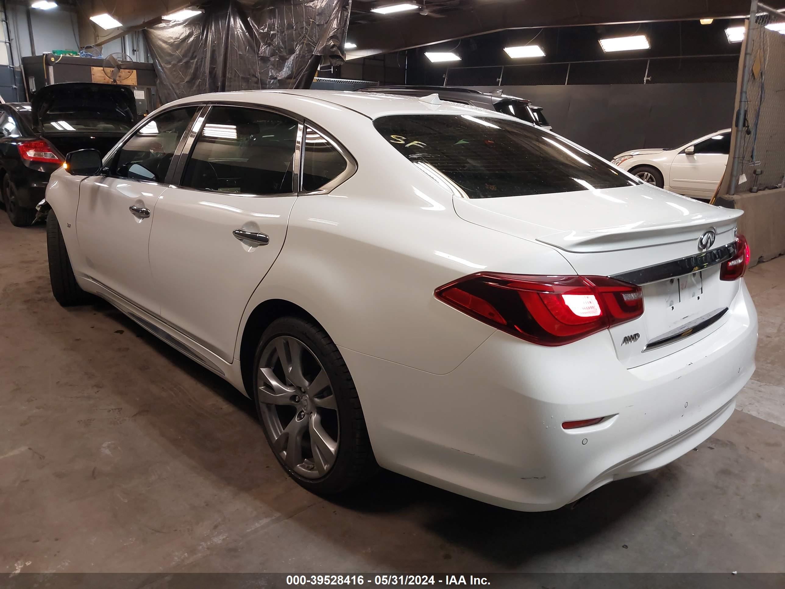 Photo 2 VIN: JN1BY1PR6KM725239 - INFINITI Q70 