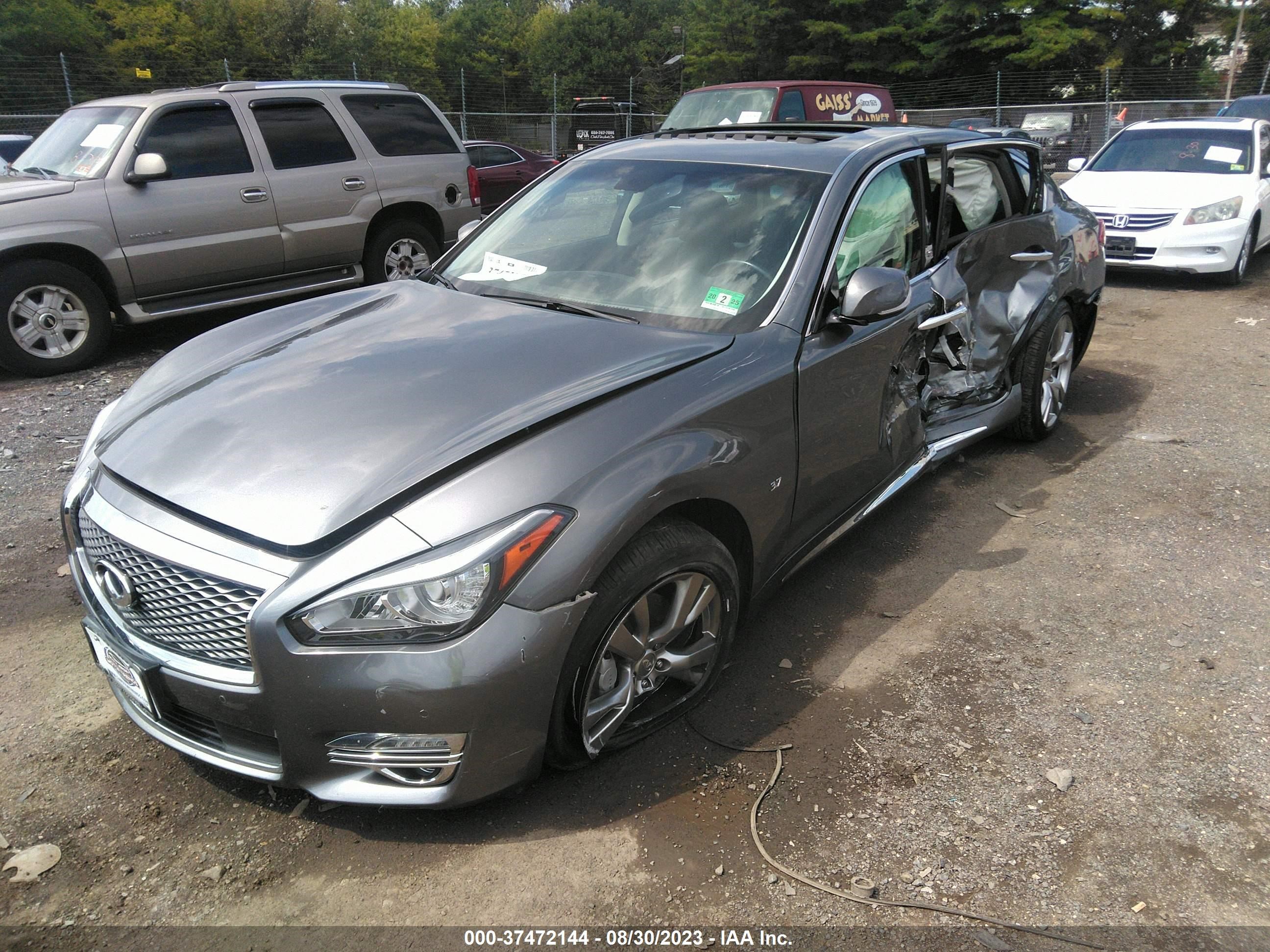 Photo 1 VIN: JN1BY1PRXFM831697 - INFINITI Q70 