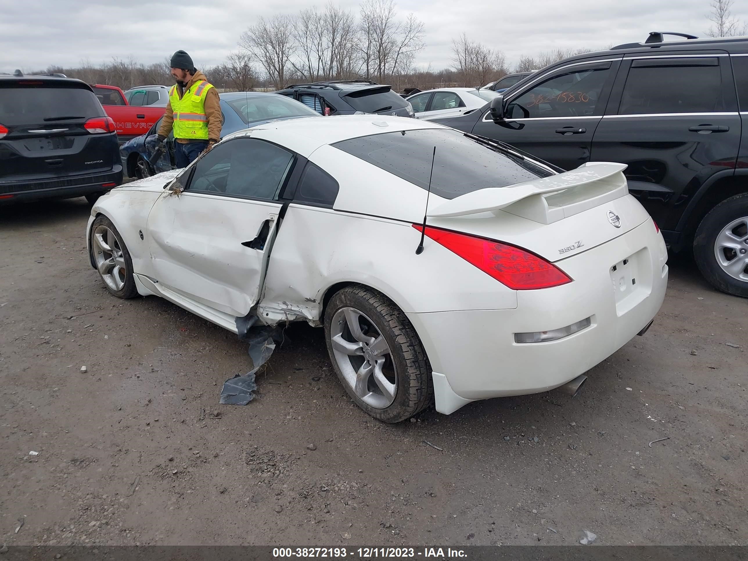 Photo 2 VIN: JN1BZ34EX8M750390 - NISSAN 350Z 