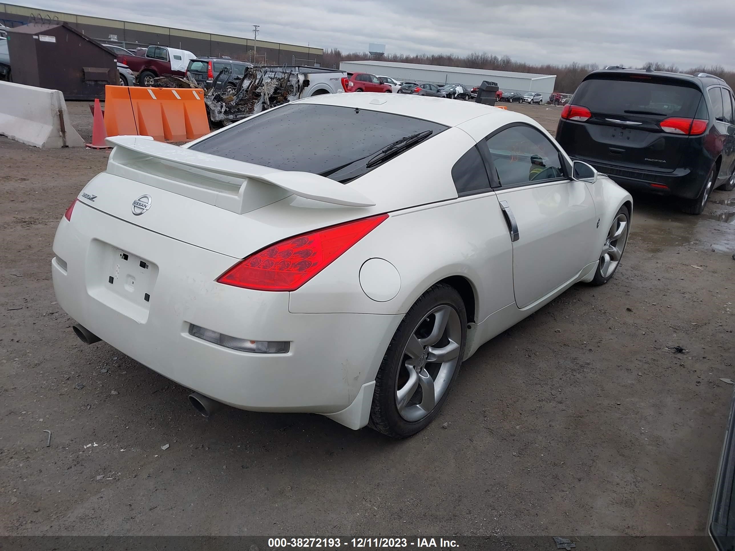 Photo 3 VIN: JN1BZ34EX8M750390 - NISSAN 350Z 