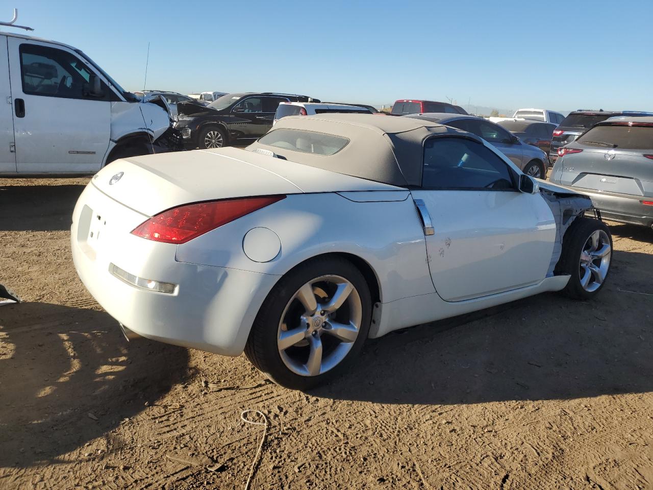 Photo 2 VIN: JN1BZ36AX7M652047 - NISSAN 350Z 