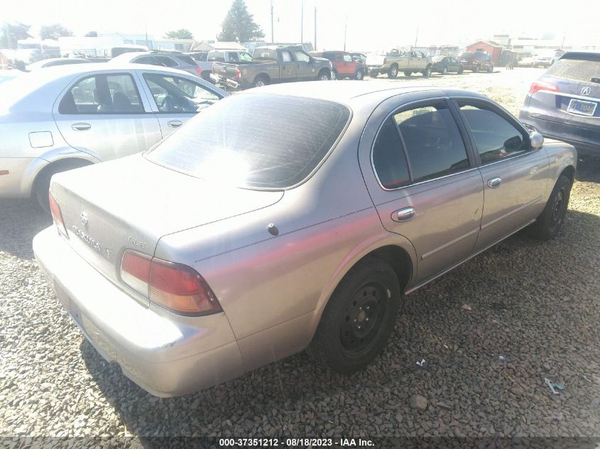 Photo 3 VIN: JN1CA21AXWT304573 - NISSAN MAXIMA 